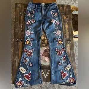 NWOT 💥 Homefolk Embroidered Flare Jeans